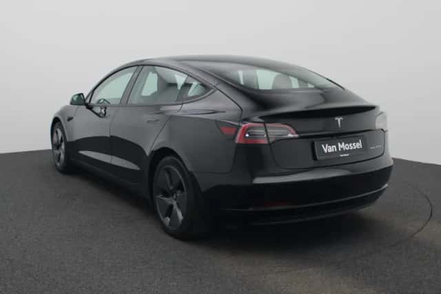 Tesla Model 3 (2021) thumbnail 2