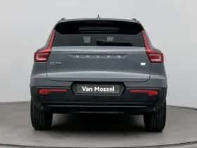 Volvo XC40 thumbnail 3