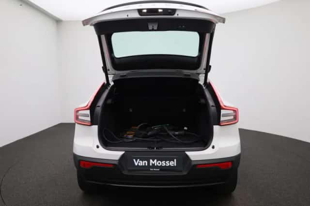 Volvo C40 (2023) thumbnail 11