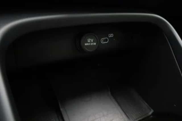 Volvo C40 (2023) thumbnail 24