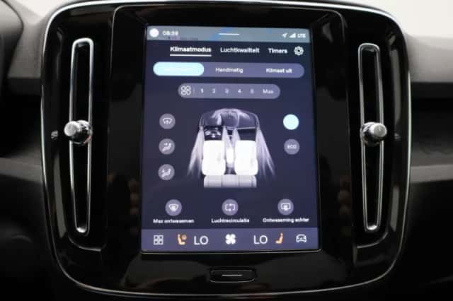 Volvo C40 (2023) thumbnail 25
