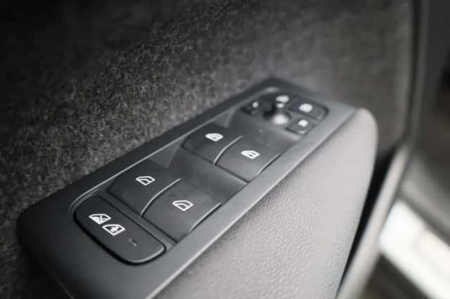 Volvo C40 (2023) thumbnail 31