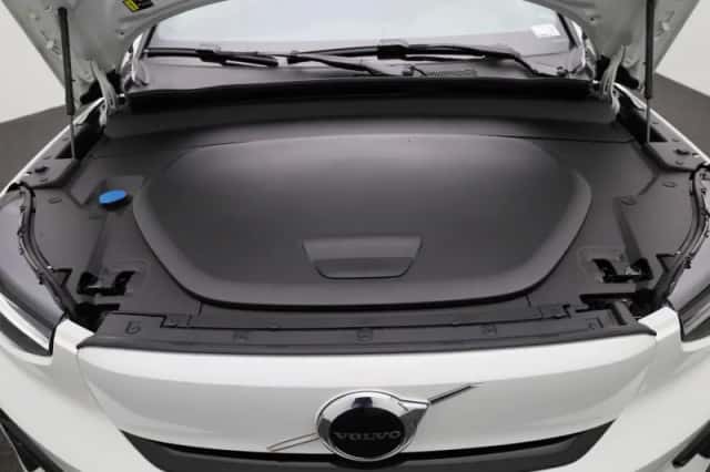 Volvo C40 (2023) thumbnail 32