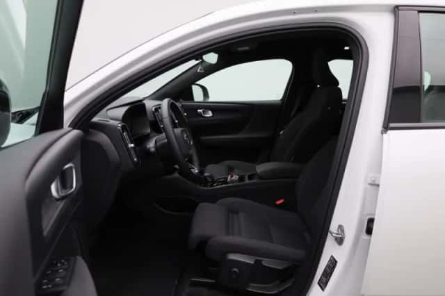 Volvo C40 (2023) thumbnail 9