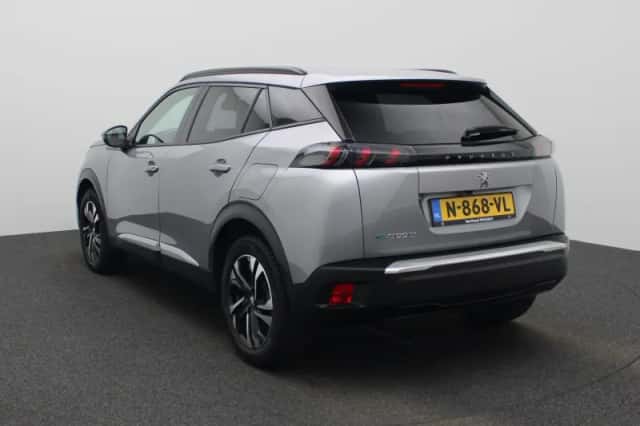 Peugeot e-2008 (2021) thumbnail 2