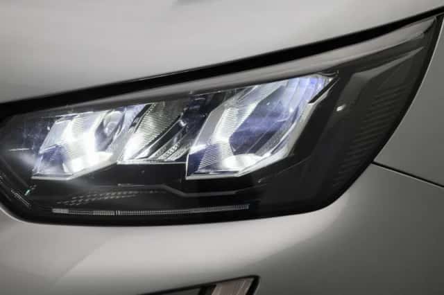 Peugeot e-2008 (2021) thumbnail 15
