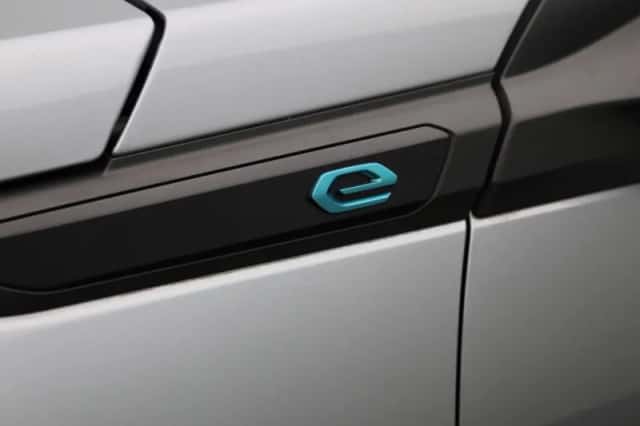 Peugeot e-2008 (2021) thumbnail 16