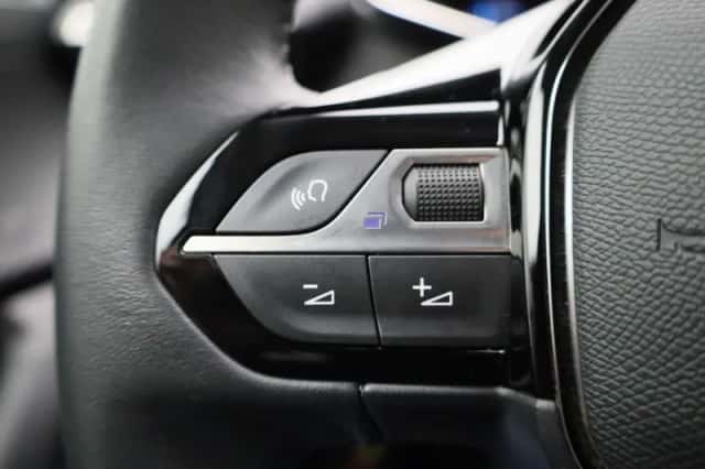 Peugeot e-2008 (2021) thumbnail 19