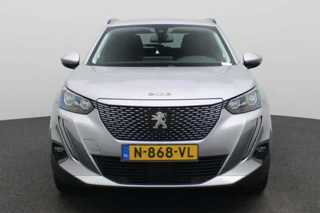 Peugeot e-2008 (2021) thumbnail 3