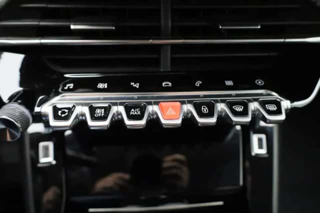 Peugeot e-2008 (2021) thumbnail 23