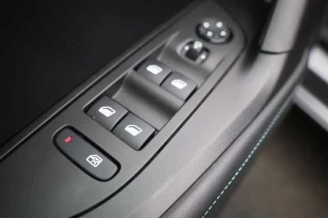 Peugeot e-2008 (2021) thumbnail 29