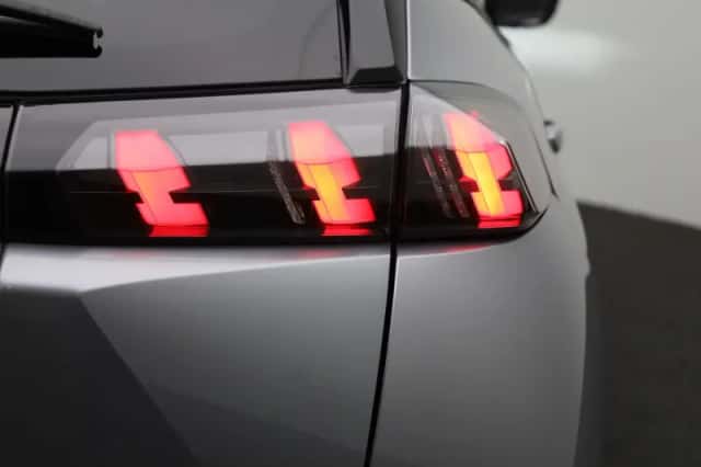 Peugeot e-2008 (2021) thumbnail 36
