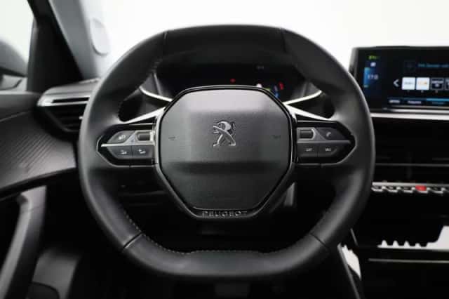Peugeot e-2008 (2021) thumbnail 7