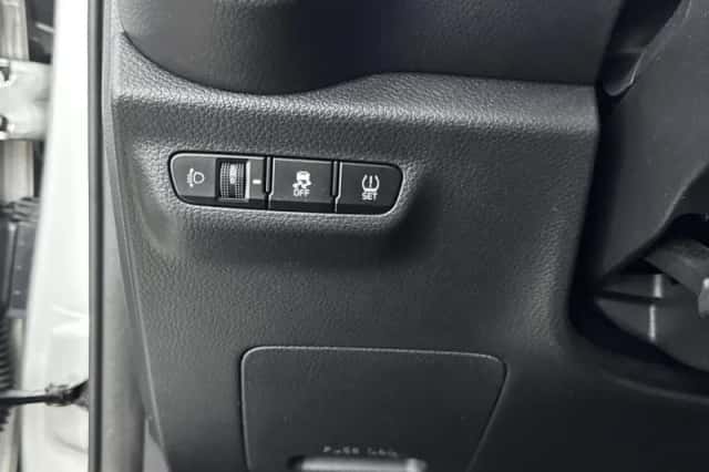 Kia Picanto (2018) thumbnail 15