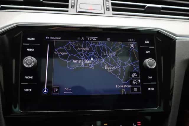 Volkswagen Passat (2022) thumbnail 22