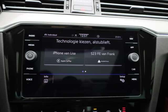 Volkswagen Passat (2022) thumbnail 29