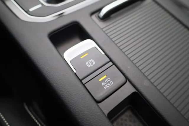 Volkswagen Passat (2022) thumbnail 36