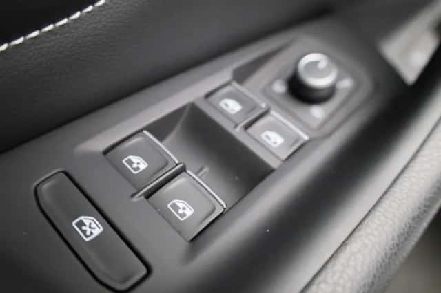 Volkswagen Passat (2022) thumbnail 37