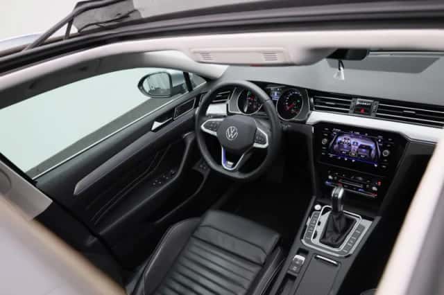Volkswagen Passat (2022) thumbnail 47