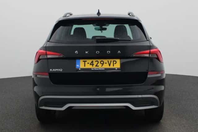 Škoda Kamiq (2023) thumbnail 5