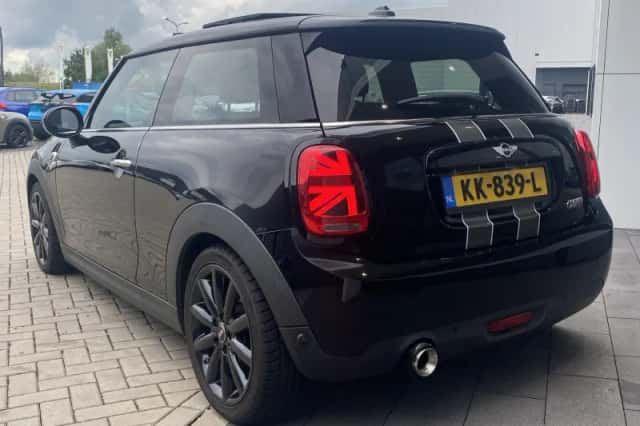 MINI Cooper (2016) thumbnail 4