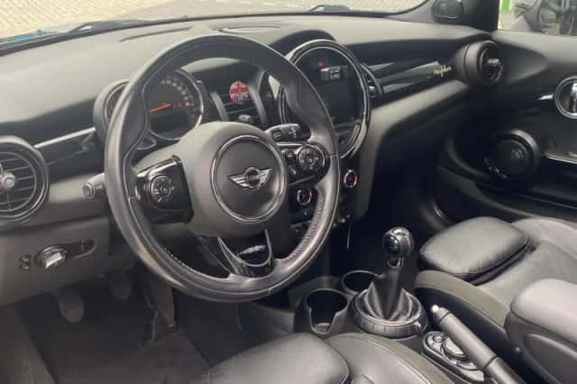 MINI Cooper (2016) thumbnail 5