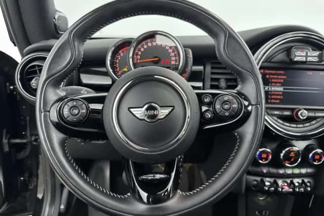 MINI Cooper (2016) thumbnail 6