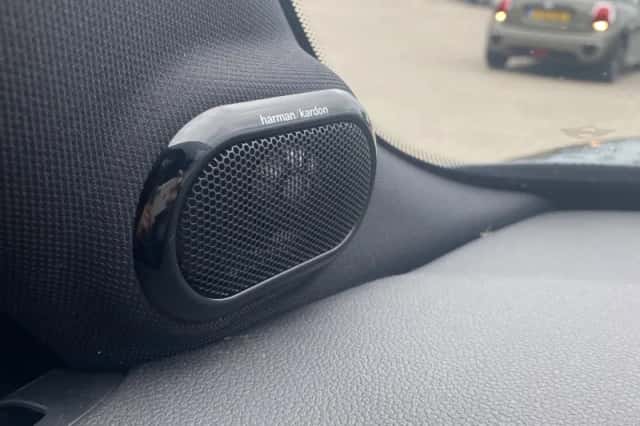 MINI Cooper (2016) thumbnail 6