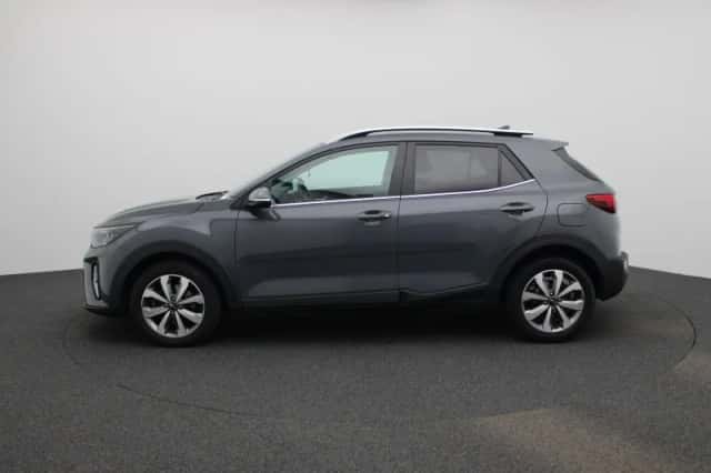 Kia Stonic (2021) thumbnail 4