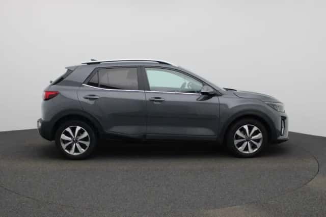 Kia Stonic (2021) thumbnail 6