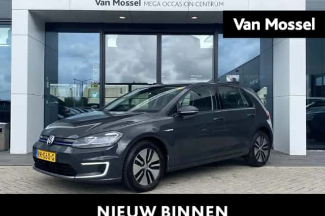 Volkswagen E-Golf (2018) thumbnail 1