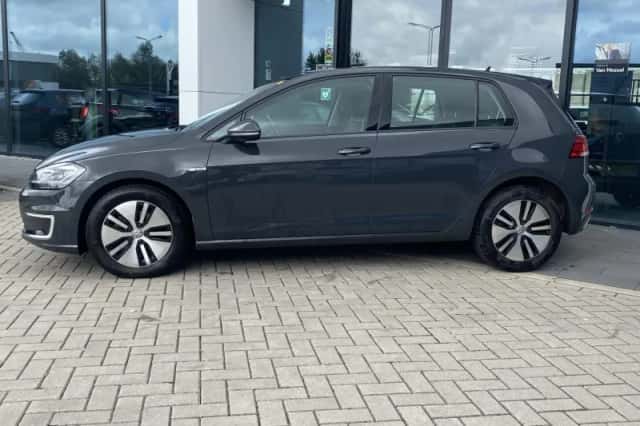 Volkswagen E-Golf (2018) thumbnail 2