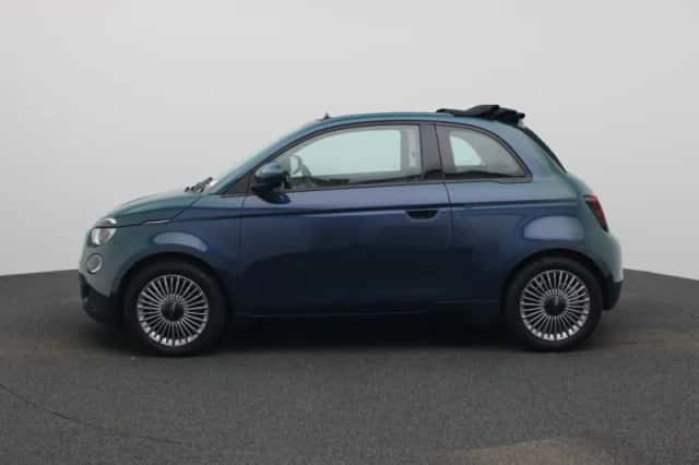 Fiat 500 (2023) thumbnail 4