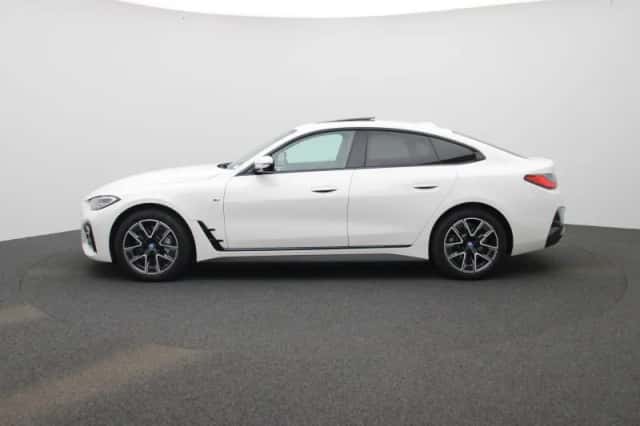 BMW i4 (2024) thumbnail 4