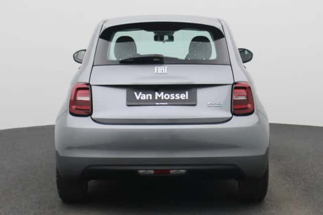 Fiat 500 (2023) thumbnail 5