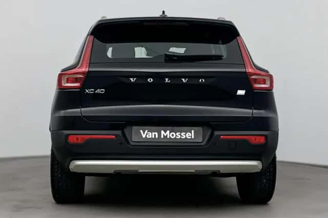 Volvo XC40 (2022) thumbnail 3