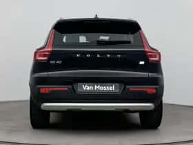 Volvo XC40 thumbnail 3