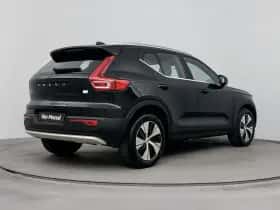 Volvo XC40 thumbnail 4