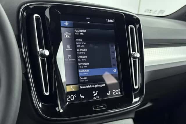 Volvo XC40 (2022) thumbnail 7