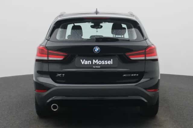 BMW X1 (2022) thumbnail 5