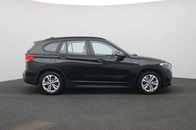 BMW X1 (2022) thumbnail 6