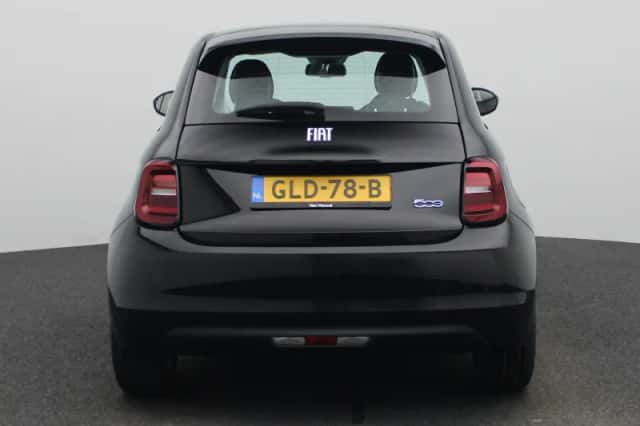 Fiat 500 (2022) thumbnail 5