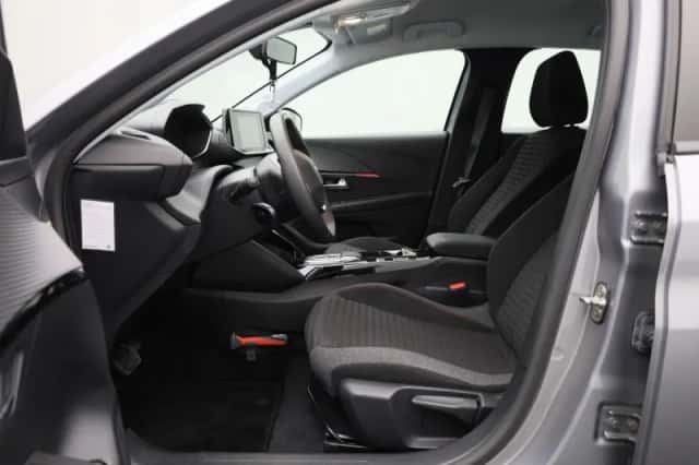 Peugeot e-208 (2023) thumbnail 11