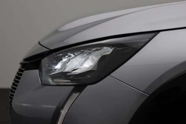 Peugeot e-208 (2023) thumbnail 15
