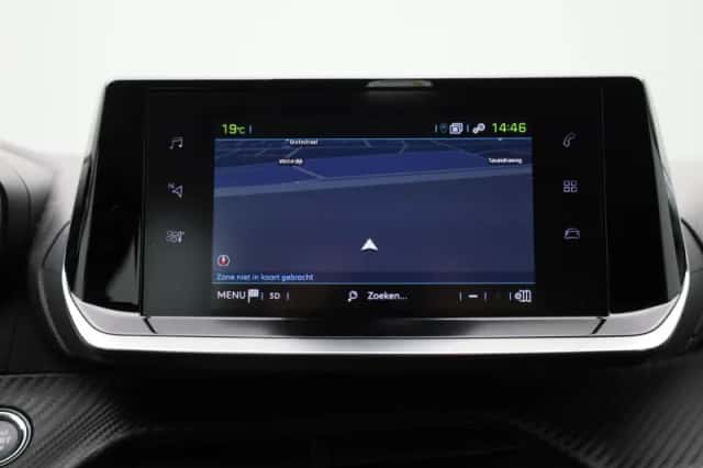 Peugeot e-208 (2023) thumbnail 16
