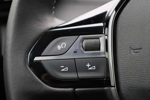 Peugeot e-208 (2023) thumbnail 20