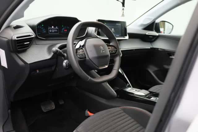Peugeot e-208 (2023) thumbnail 28