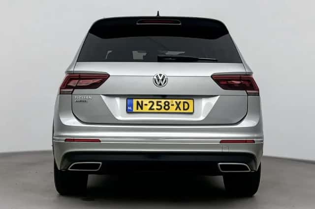Volkswagen Tiguan (2022) thumbnail 3