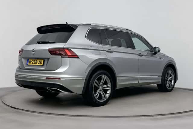 Volkswagen Tiguan (2022) thumbnail 4