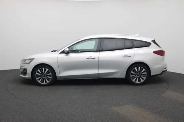 Ford Focus (2023) thumbnail 4